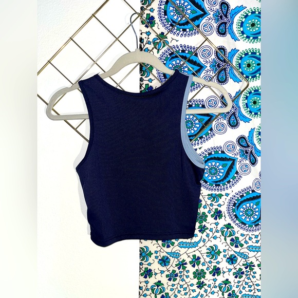 Color Block Top - Picture 2 of 3